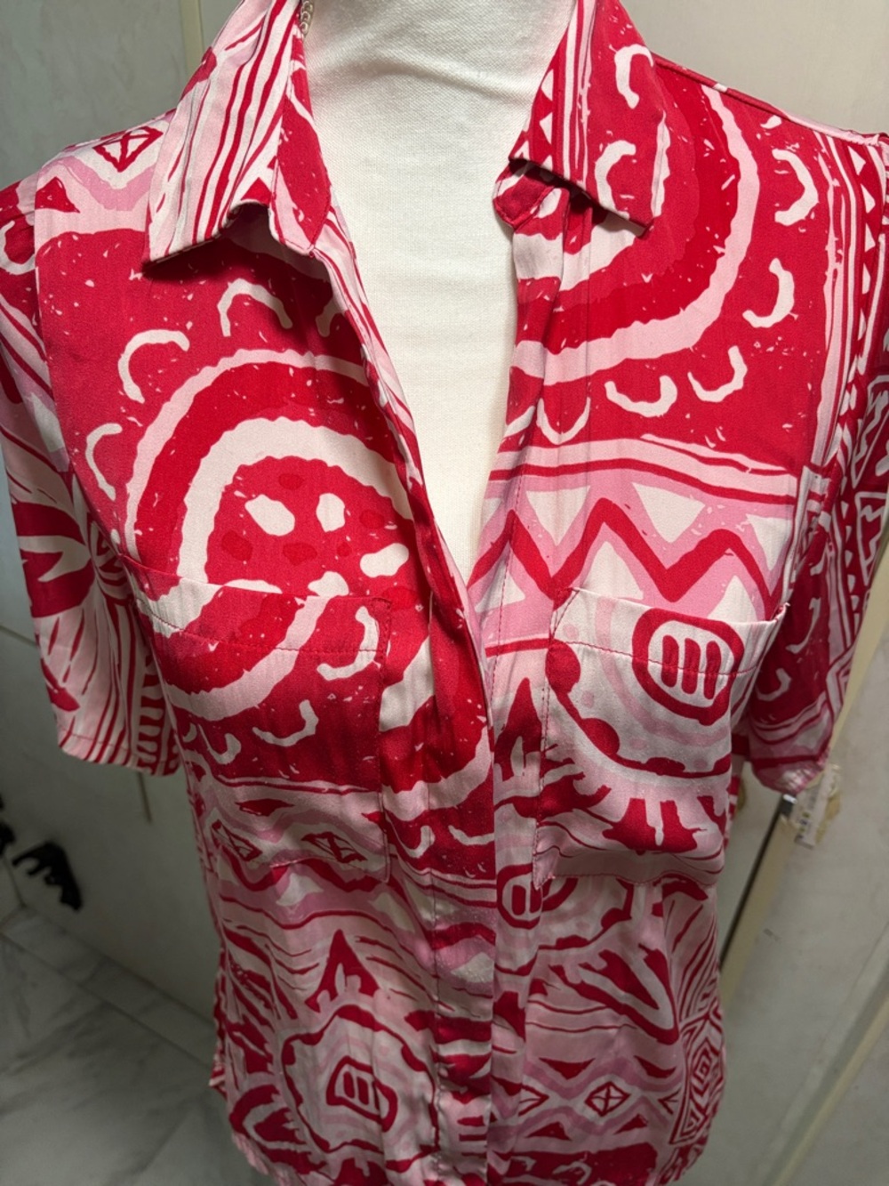 Rachel Zoe Pink and White Patterned Short Sleeve Button-Up Top